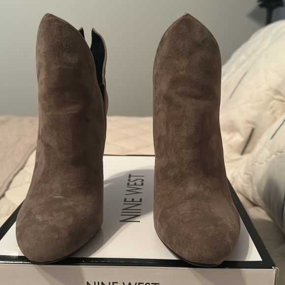 Nine West lotus suede booties - Picture 8 of 10